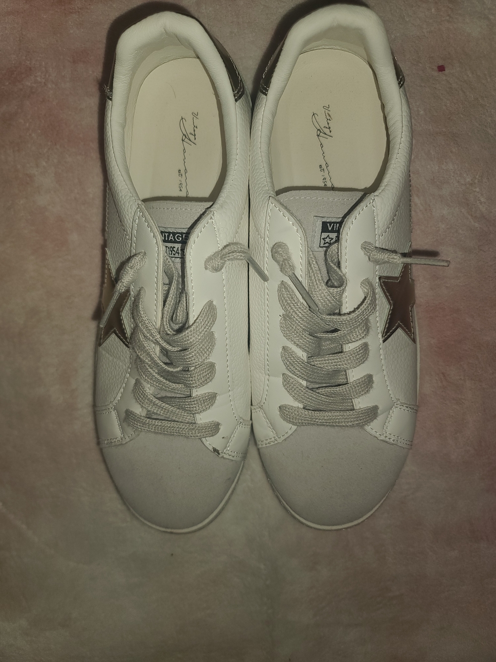 Vintage Havana White Sneakers with Brown Star Accent